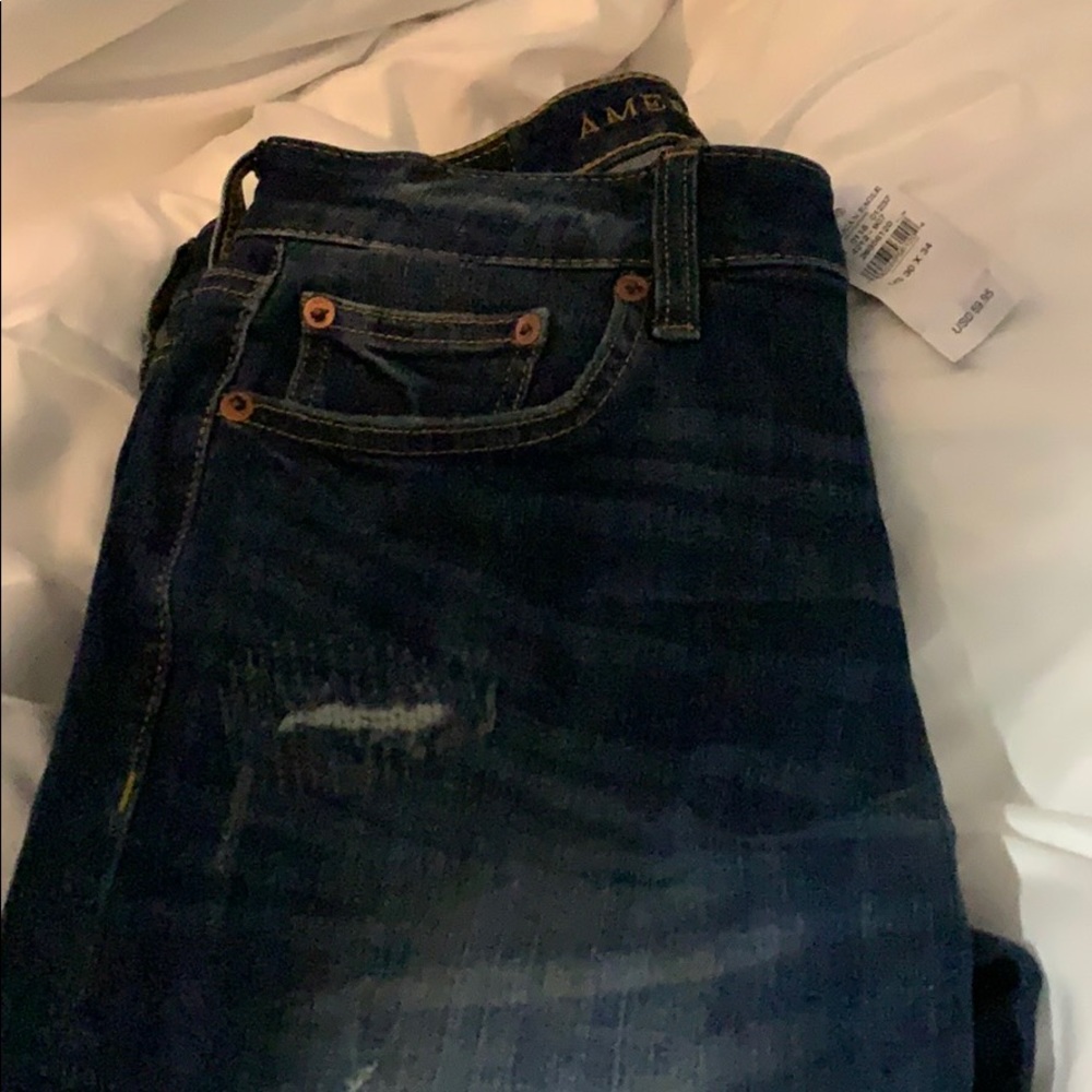 Brand NEW AMERICAN EAGLE 30/34 SLIM STRAIGHT JEANS